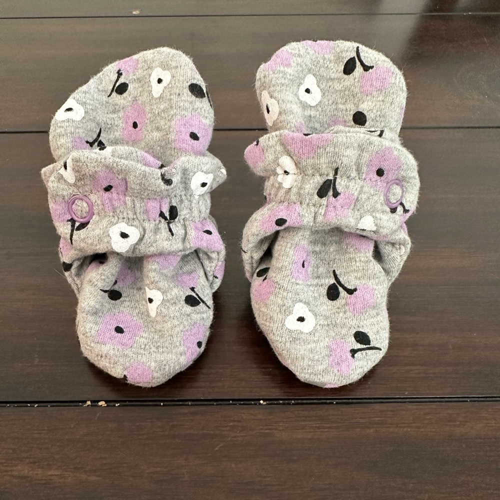 Zutano booties 3M